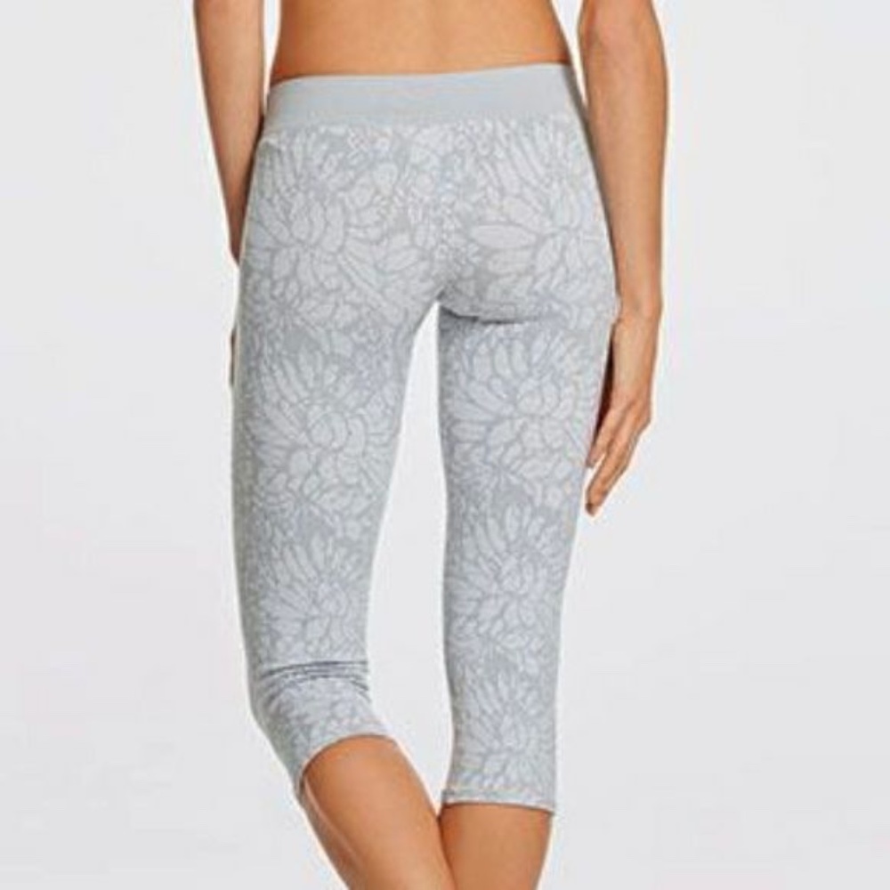 Fabletics Floral Grey Leggings, Cropped